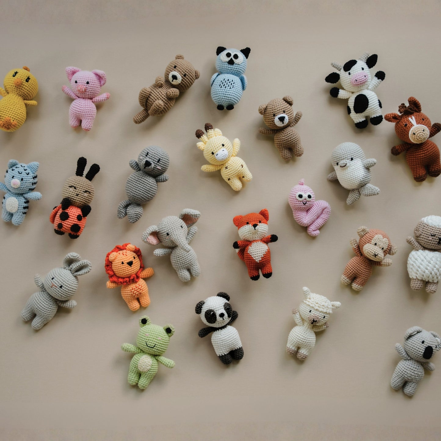 The Whole Classic Zoo - Collection of 23 *Includes Baskets & Book