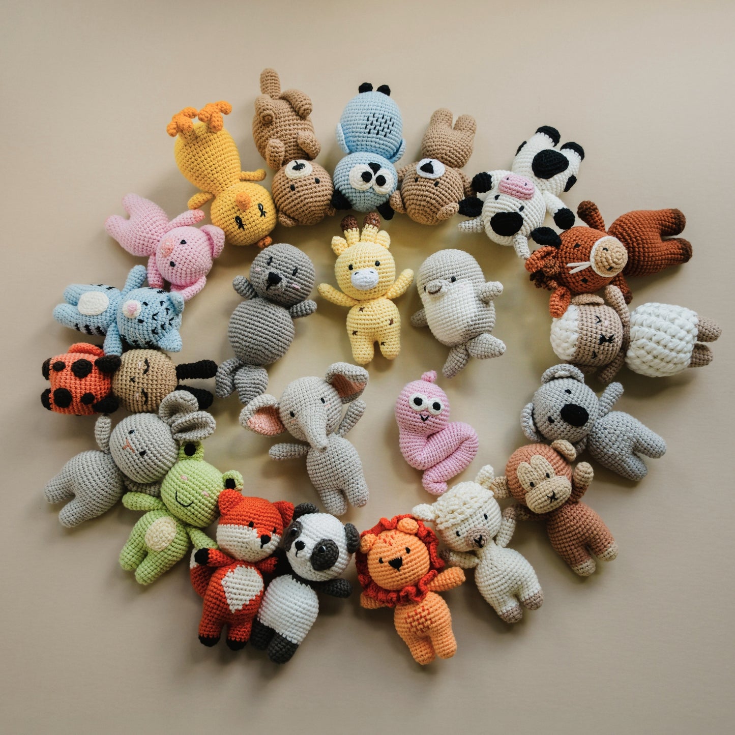 The Whole Classic Zoo - Collection of 23 *Includes Baskets & Book